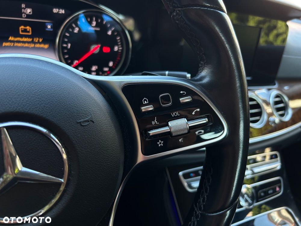 Mercedes-Benz Klasa E 220 d Avantgarde - 24