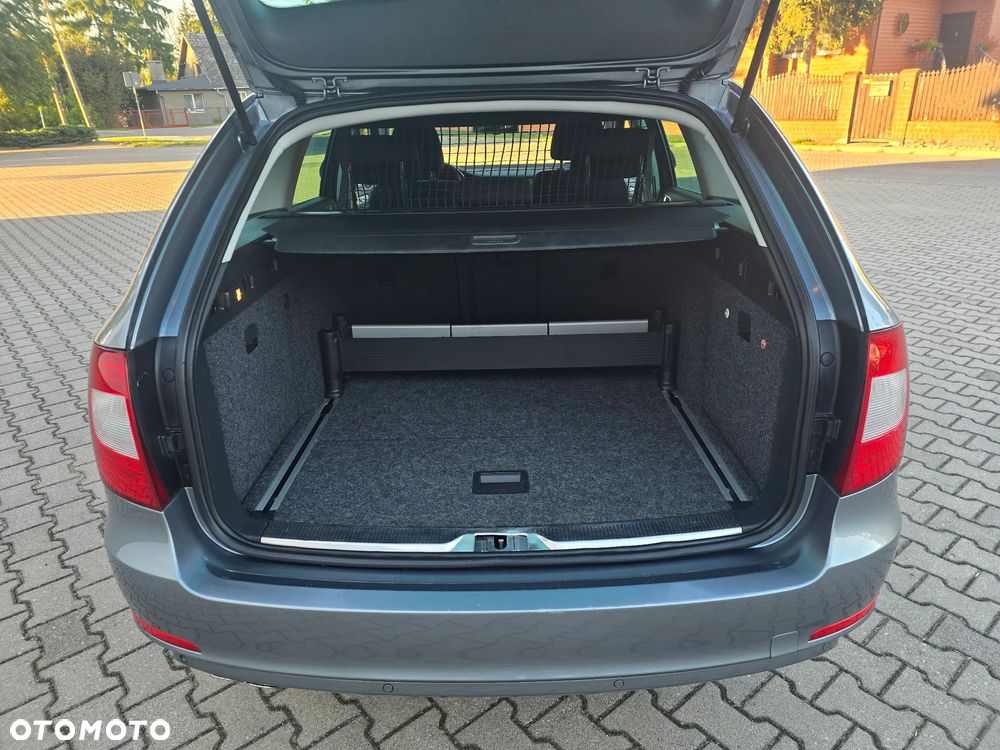 Skoda Superb 2.0 TDI Elegance DSG - 24