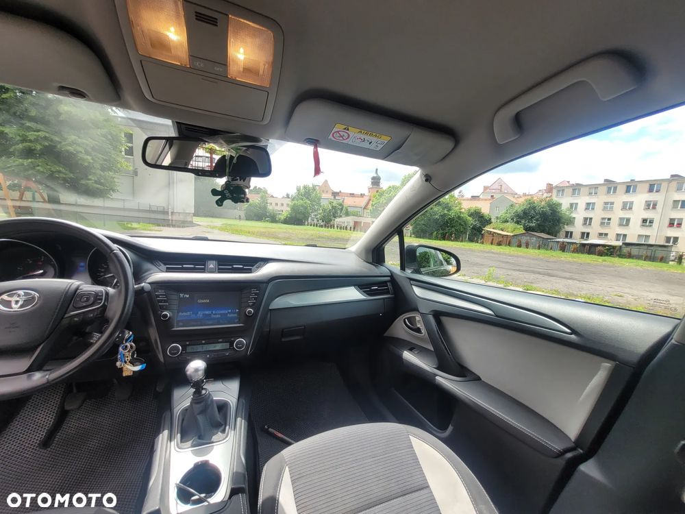 Toyota Avensis 2.0 D-4D Active Business - 27