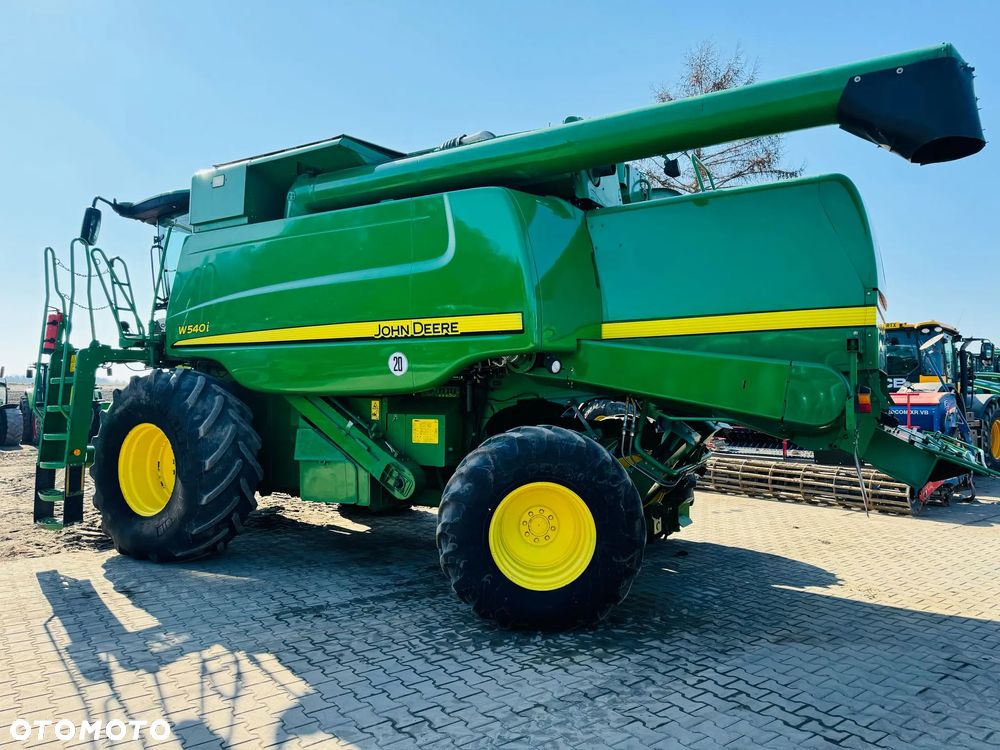 John Deere W540i - 8