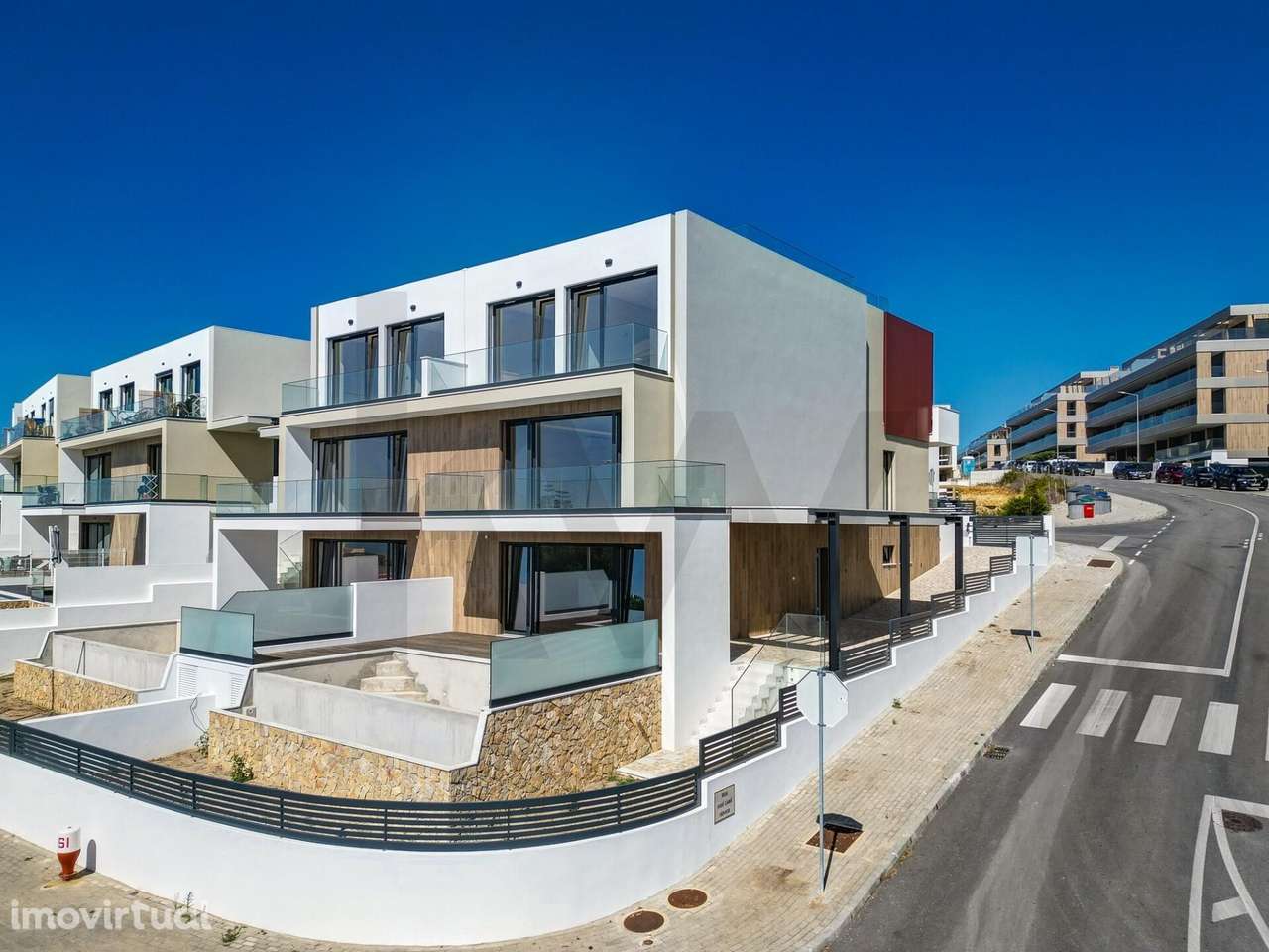 Moradia de Luxo - T4 - com Fabulosa Vista de Mar - Grande imagem: 4/44