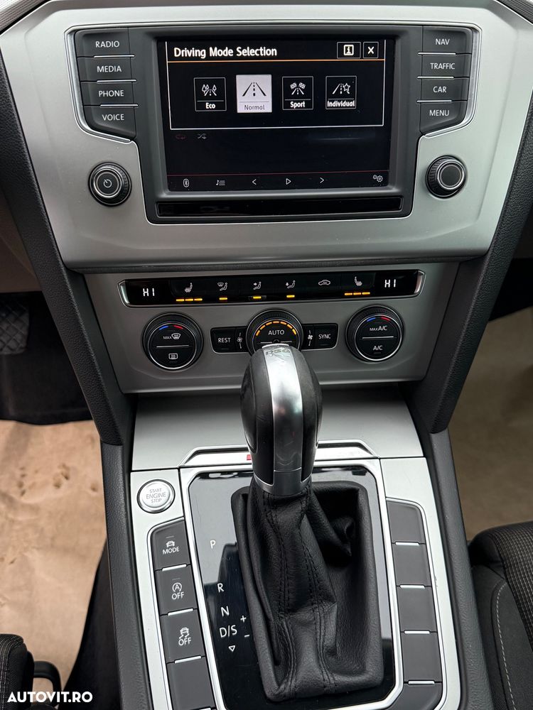 Volkswagen Passat 2.0 TDI SCR 4Motion DSG Comfortline - 12