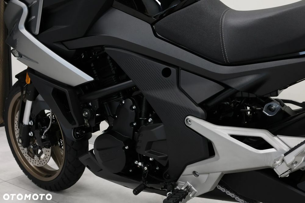 CFMoto 700MT - 29