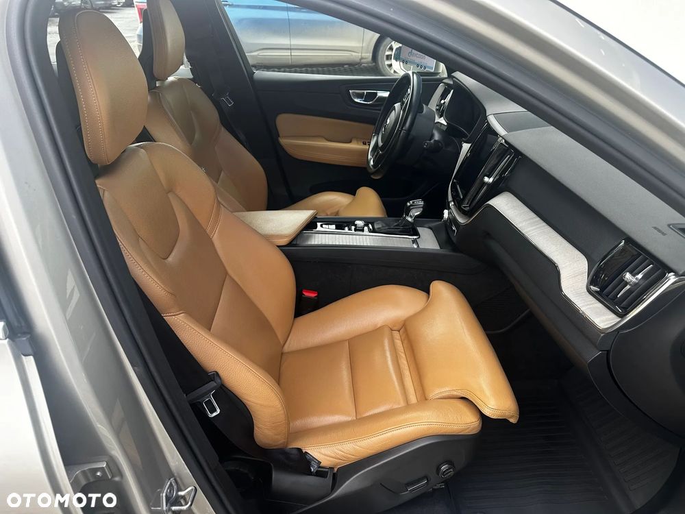 Volvo XC 60 D5 AWD Inscription - 10