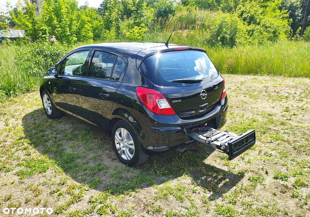 Opel Corsa 1.4 16V Cosmo - 5