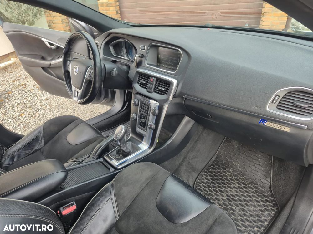 Volvo V40 D2 R-Design - 7