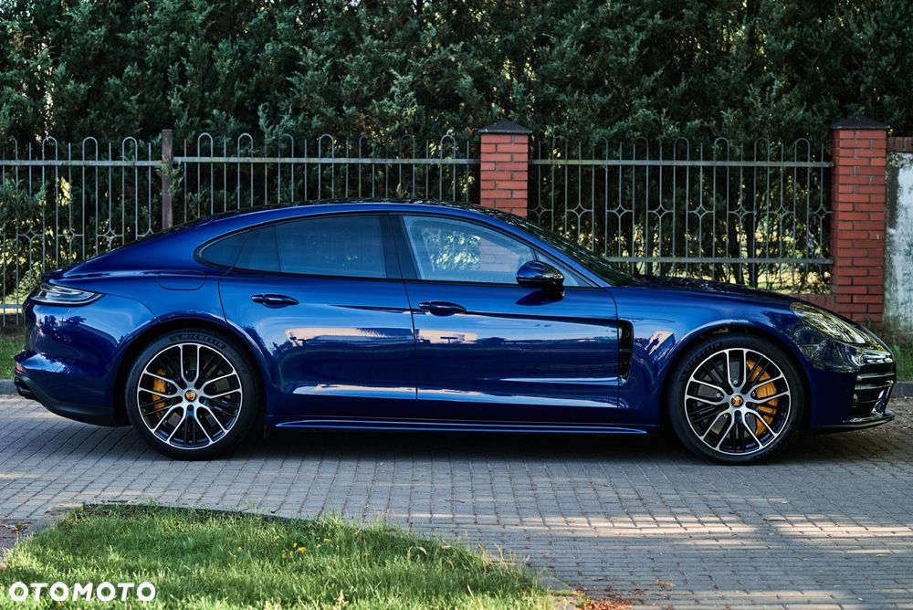 Porsche Panamera - 4