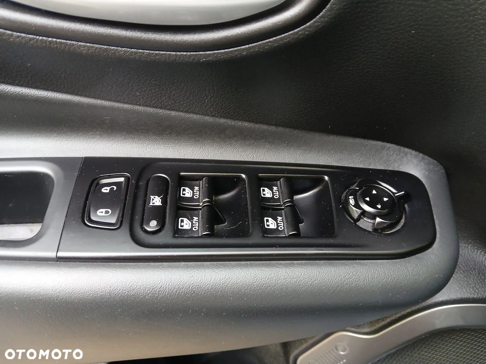 Jeep Renegade 1.5 T4 mHEV Upland FWD S&S DCT - 18