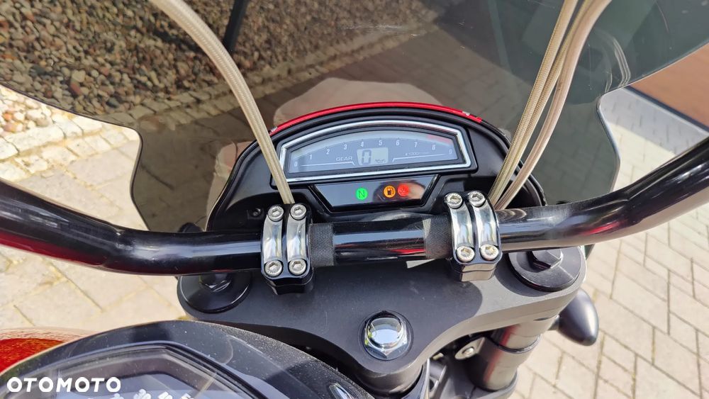 Suzuki Intruder - 12