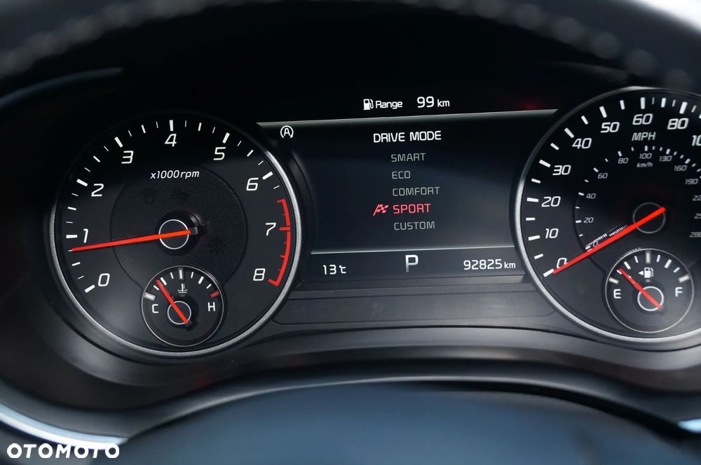 Kia Stinger - 12