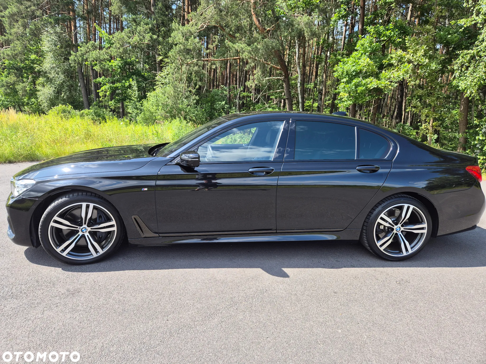 BMW Seria 7 750i - 4