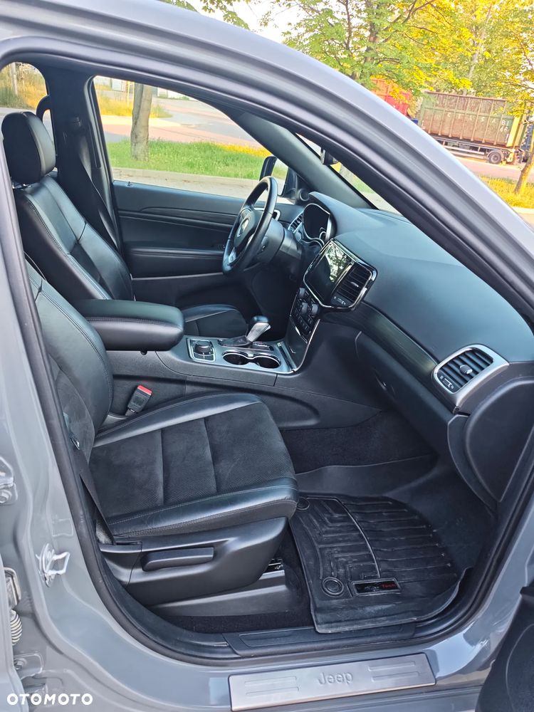 Jeep Grand Cherokee - 13