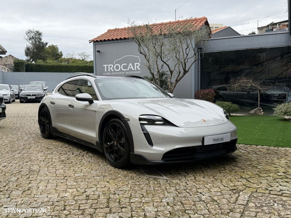 Porsche Taycan Cross Turismo 4 - 3