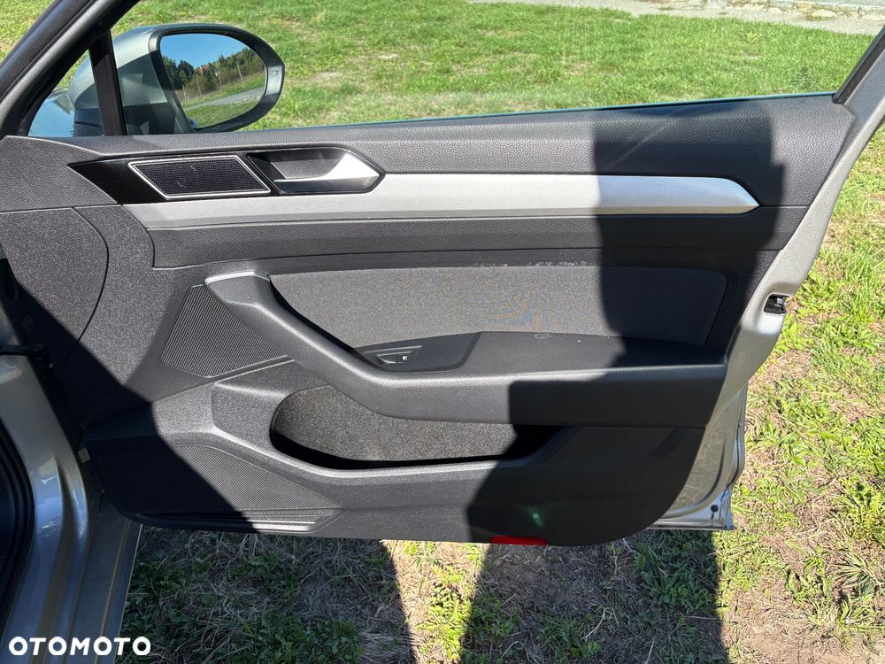 Volkswagen Passat Variant 2.0 TDI BMT Comfortline DSG - 20