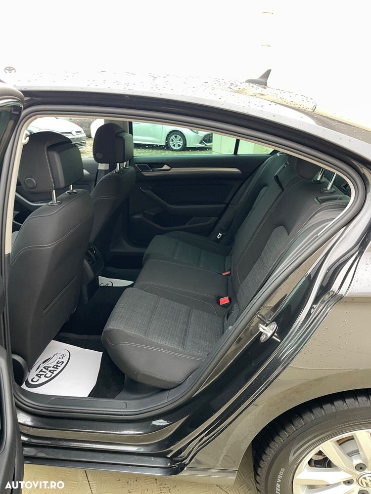 Volkswagen Passat - 27
