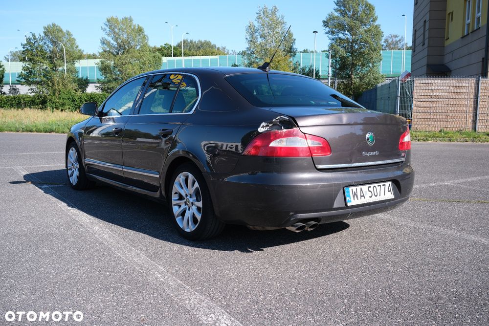 Skoda Superb 2.0 TDI Elegance DSG - 3