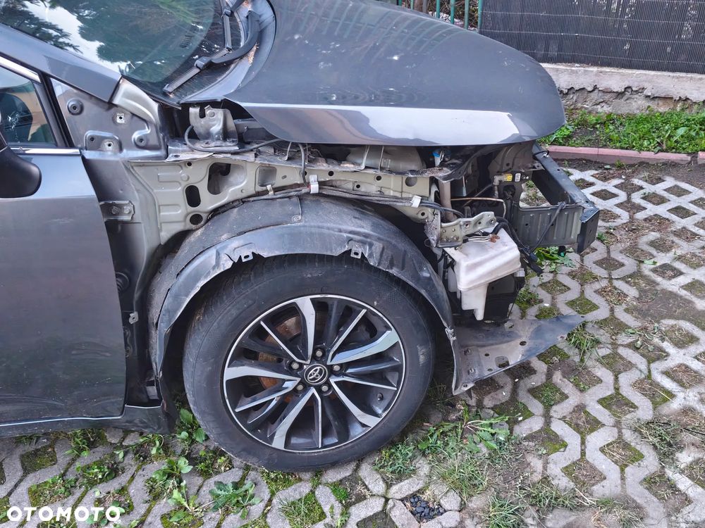 Toyota Avensis 1.8 Active MS - 20