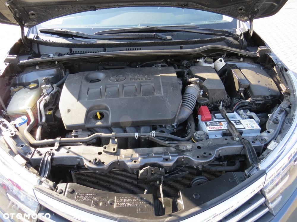 Toyota Corolla 1.6 Premium + - 16