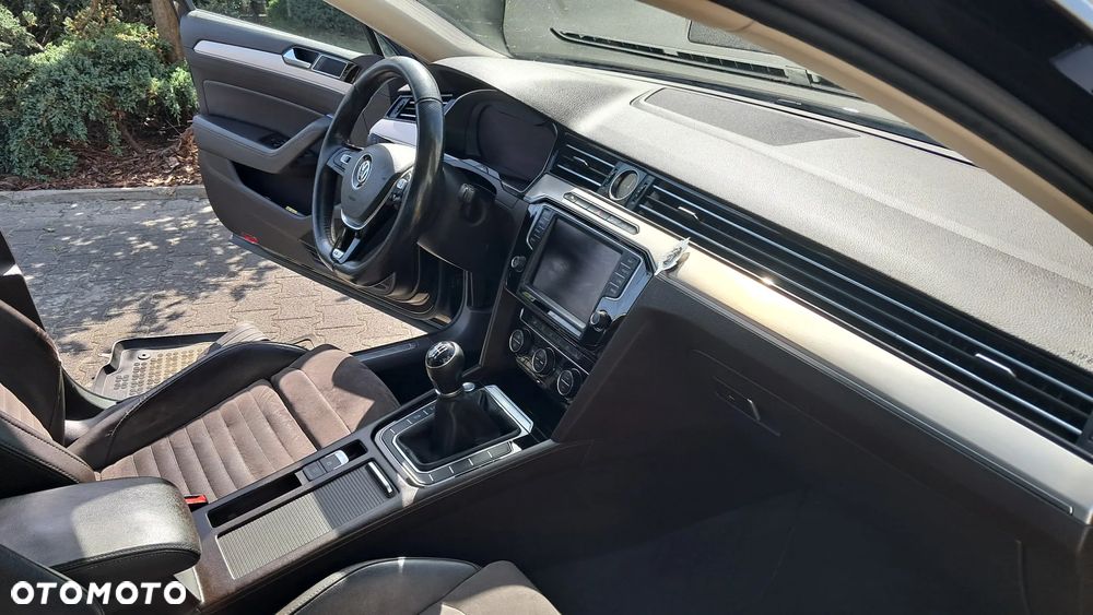 Volkswagen Passat 1.8 TSI BMT Highline - 23
