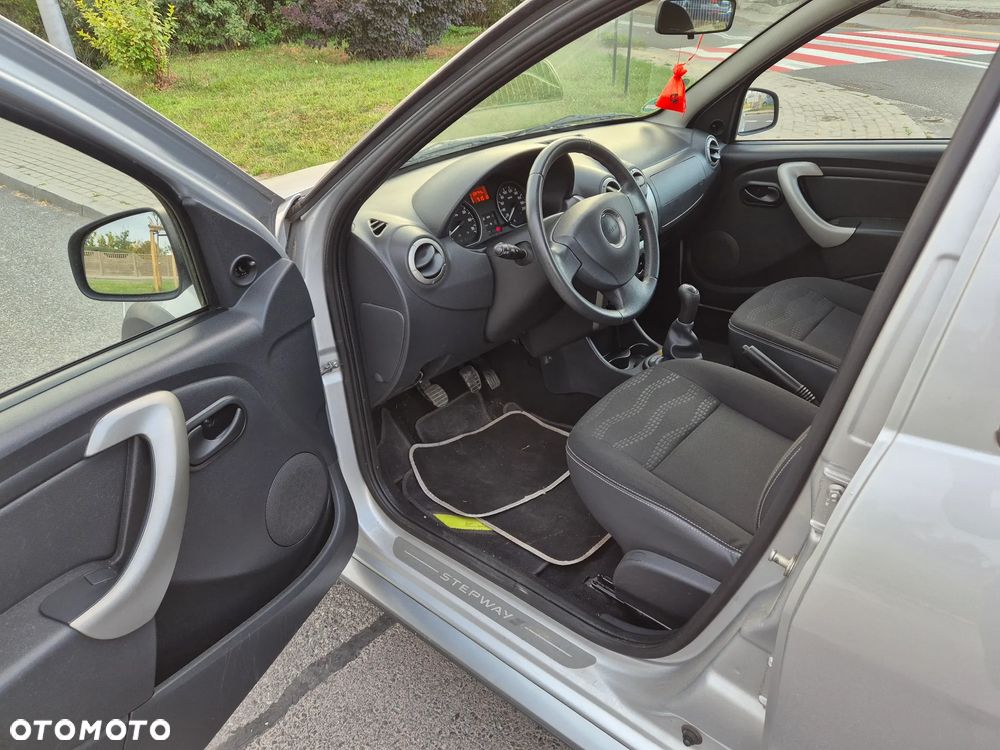 Dacia Sandero - 10