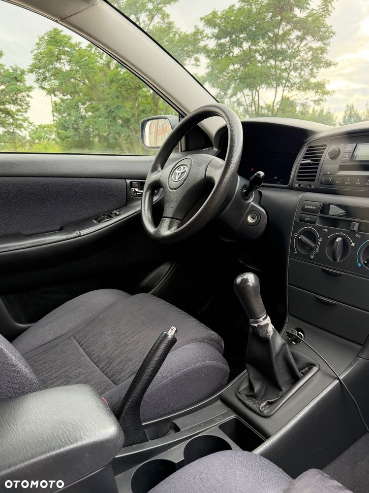 Toyota Corolla 1.6 VVT-i Terra Polaris - 18