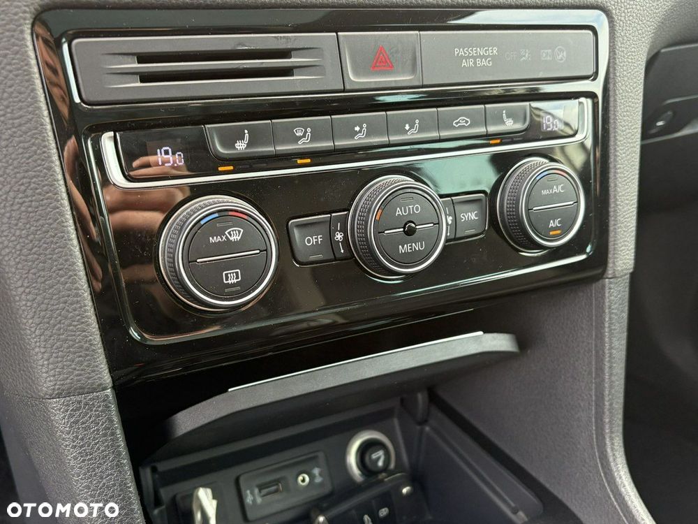 Volkswagen Golf Sportsvan 2.0 TDI (BlueMotion Technology) Highline - 24