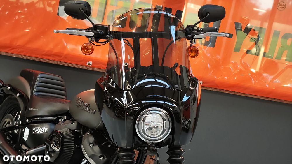 Harley-Davidson Softail Street Bob - 22