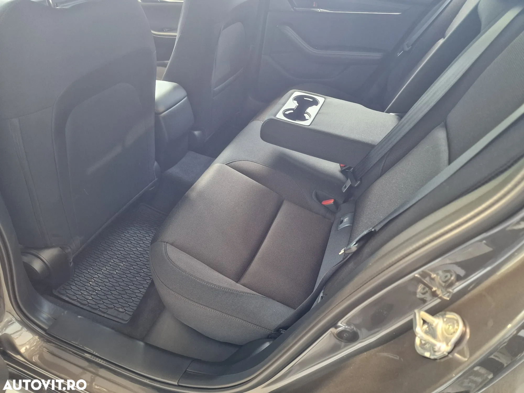 Mazda 3 e-Skyactiv G140 AT MHEV Center-Line - 6