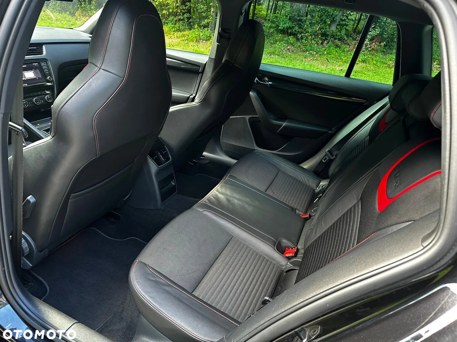 Skoda Octavia Combi 2.0 TDI RS - 20