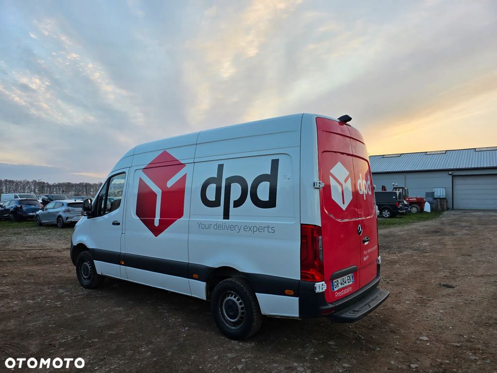 Mercedes-Benz Sprinter - 4