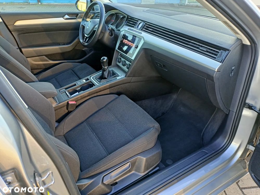Volkswagen Passat Variant 2.0 TDI SCR (BlueMotion Technology) Highline - 15