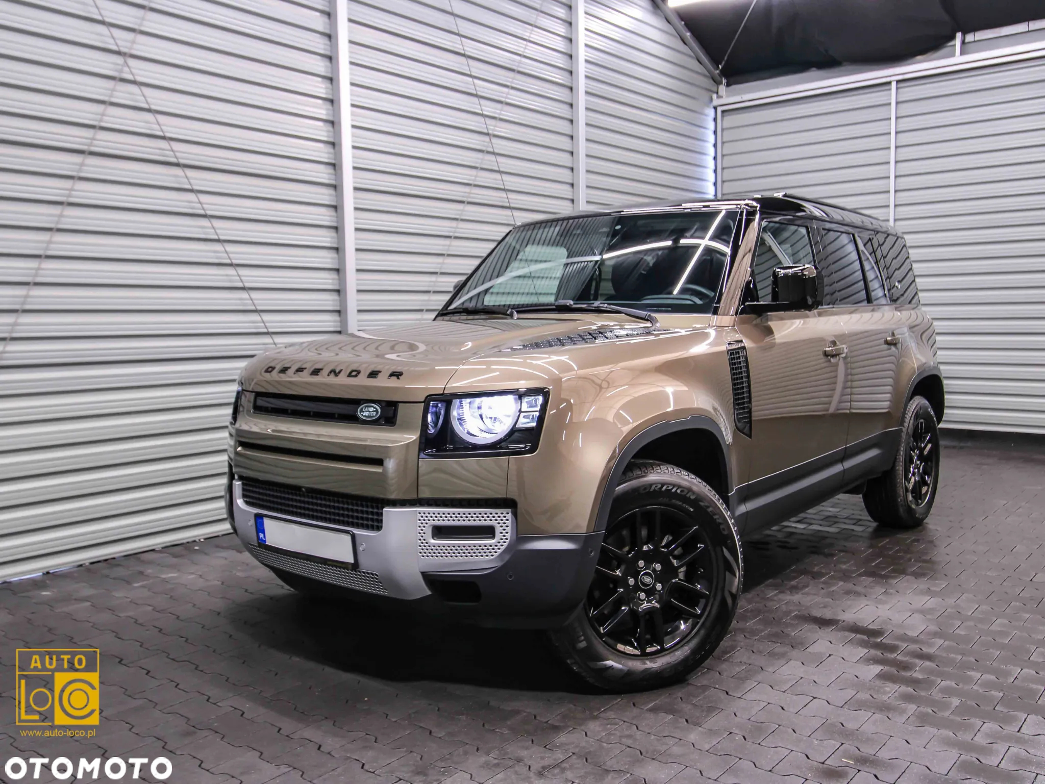 Land Rover Defender 110 2.0 P300 X-Dynamic HSE - 3