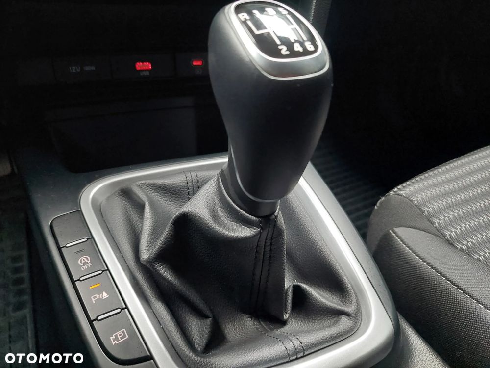 Kia Ceed 1.5 T-GDI M - 23