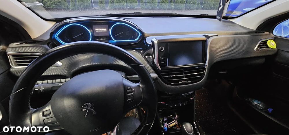 Peugeot 2008 1.2 Pure Tech GPF Allure S&S EAT6 - 11