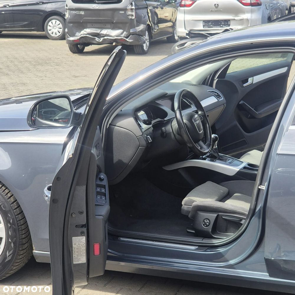 Audi A4 Limousine - 15