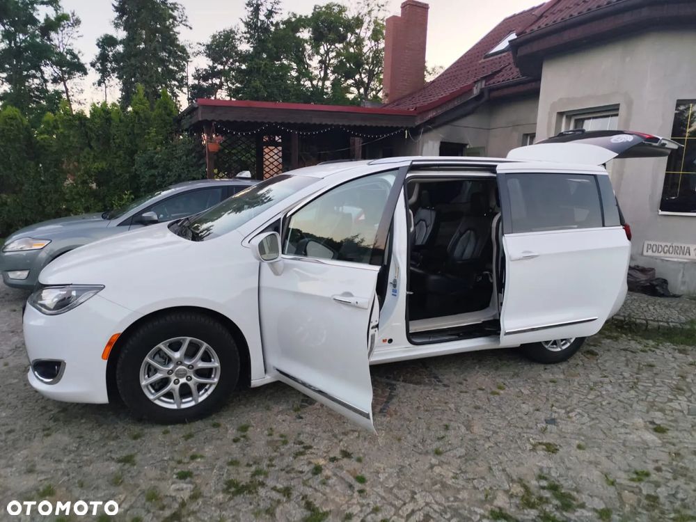 Chrysler Pacifica - 19
