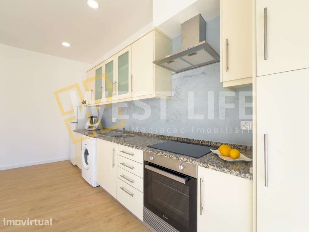 Moradia T2 totalmente remodelada com VISTA MAR a 4 minutos da praia... - Grande imagem: 4/25