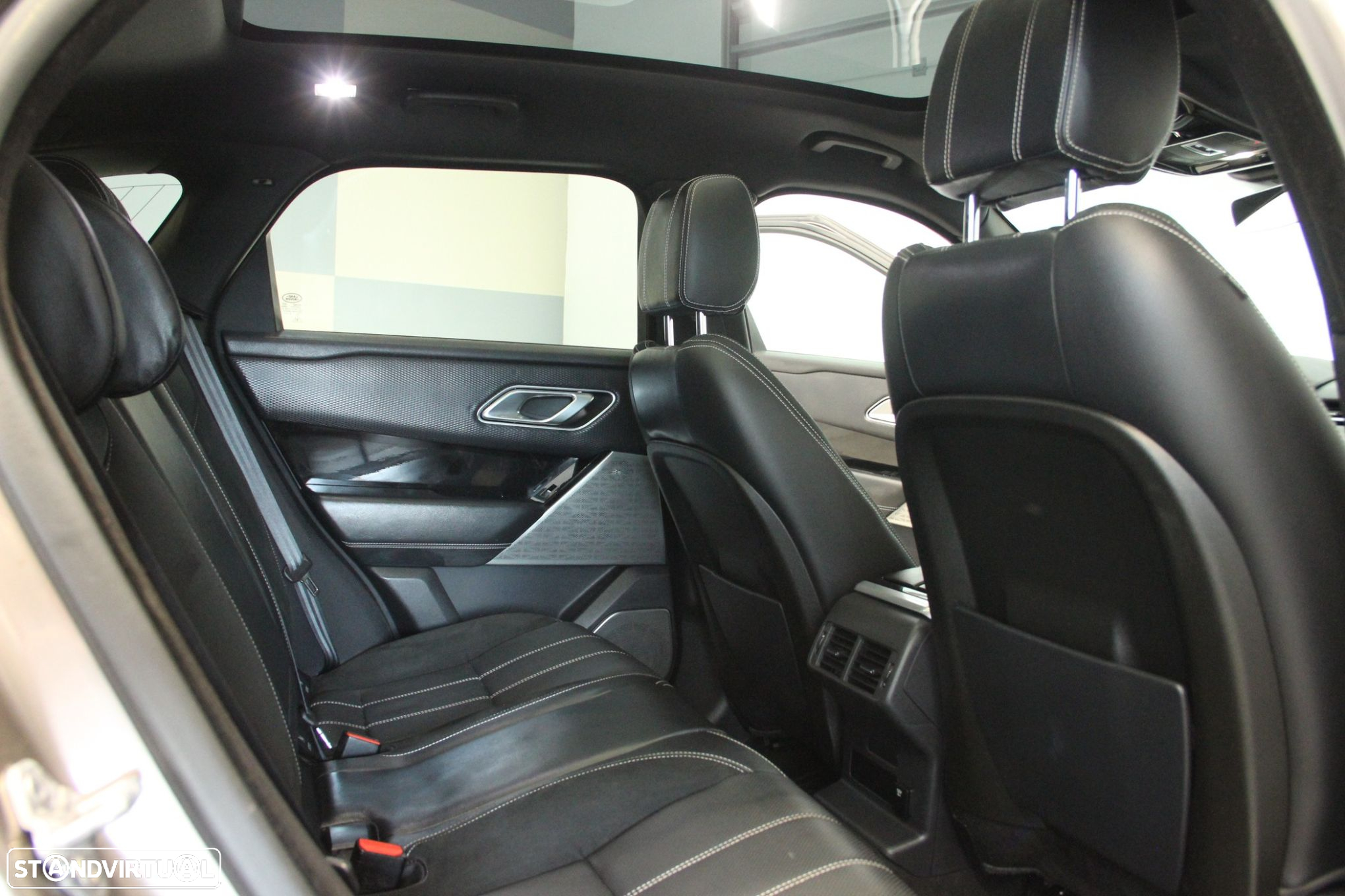 Land Rover Range Rover Velar 2.0 D R-Dynamic - 16
