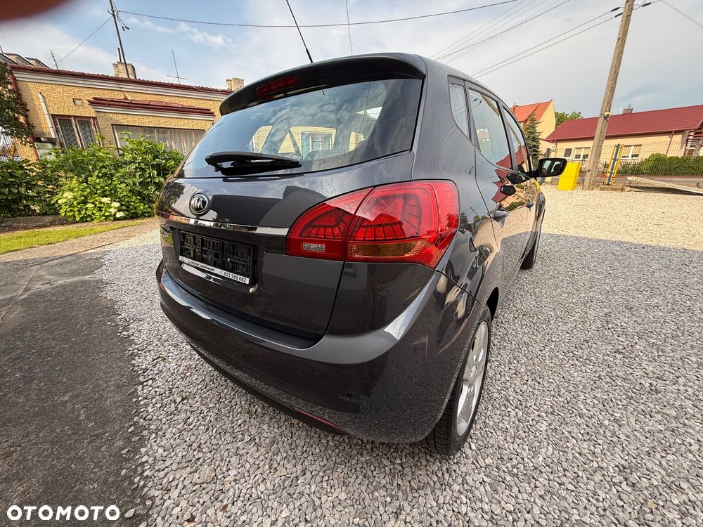 Kia Venga 1.6 L - 10