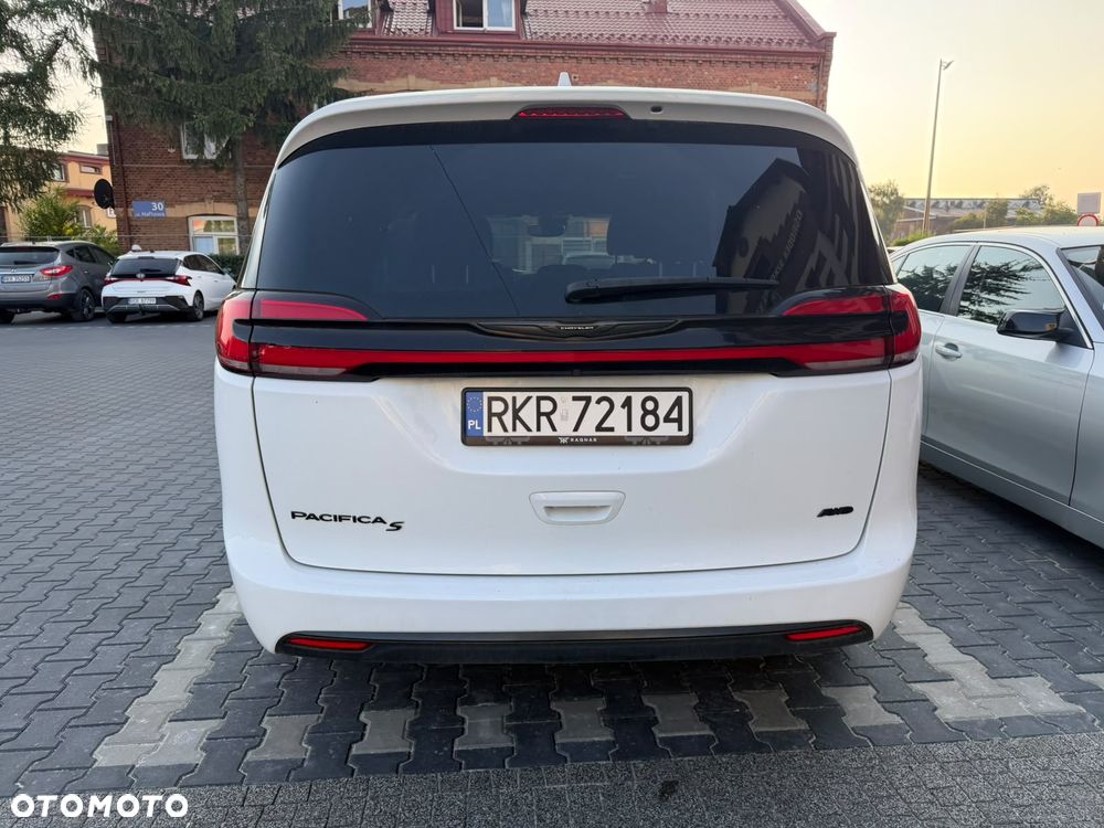 Chrysler Pacifica - 6