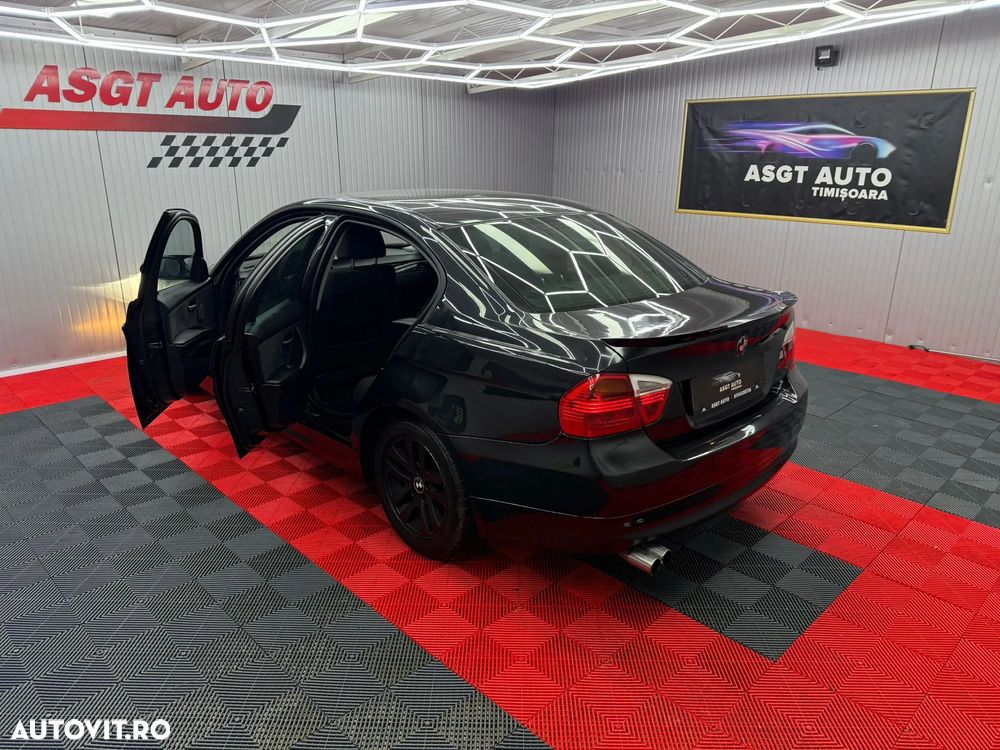 BMW Seria 3 320d Touring - 16