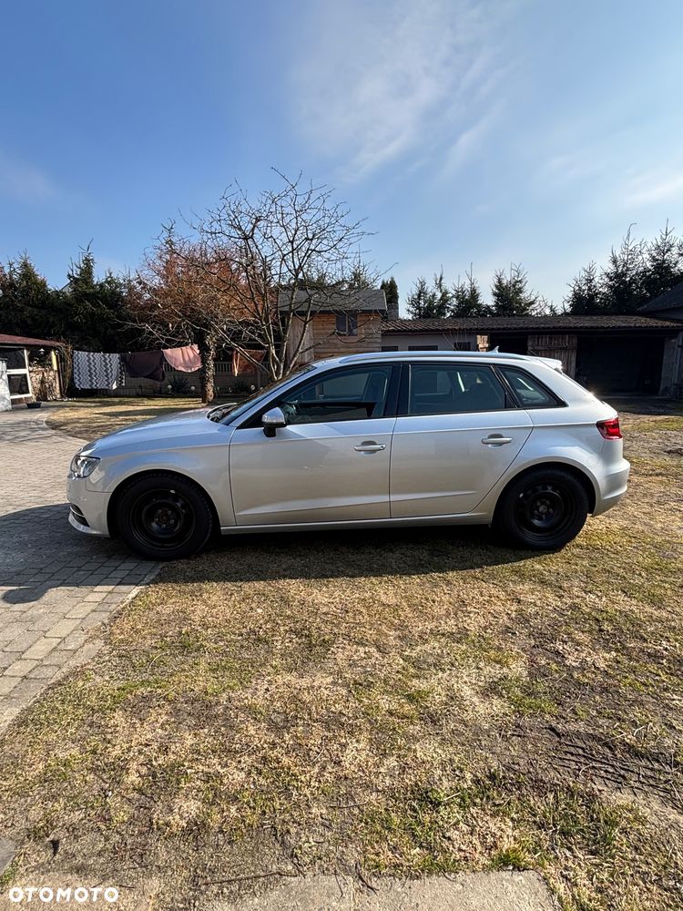 Audi A3 Sportback 1.4 TFSI Ambiente - 24