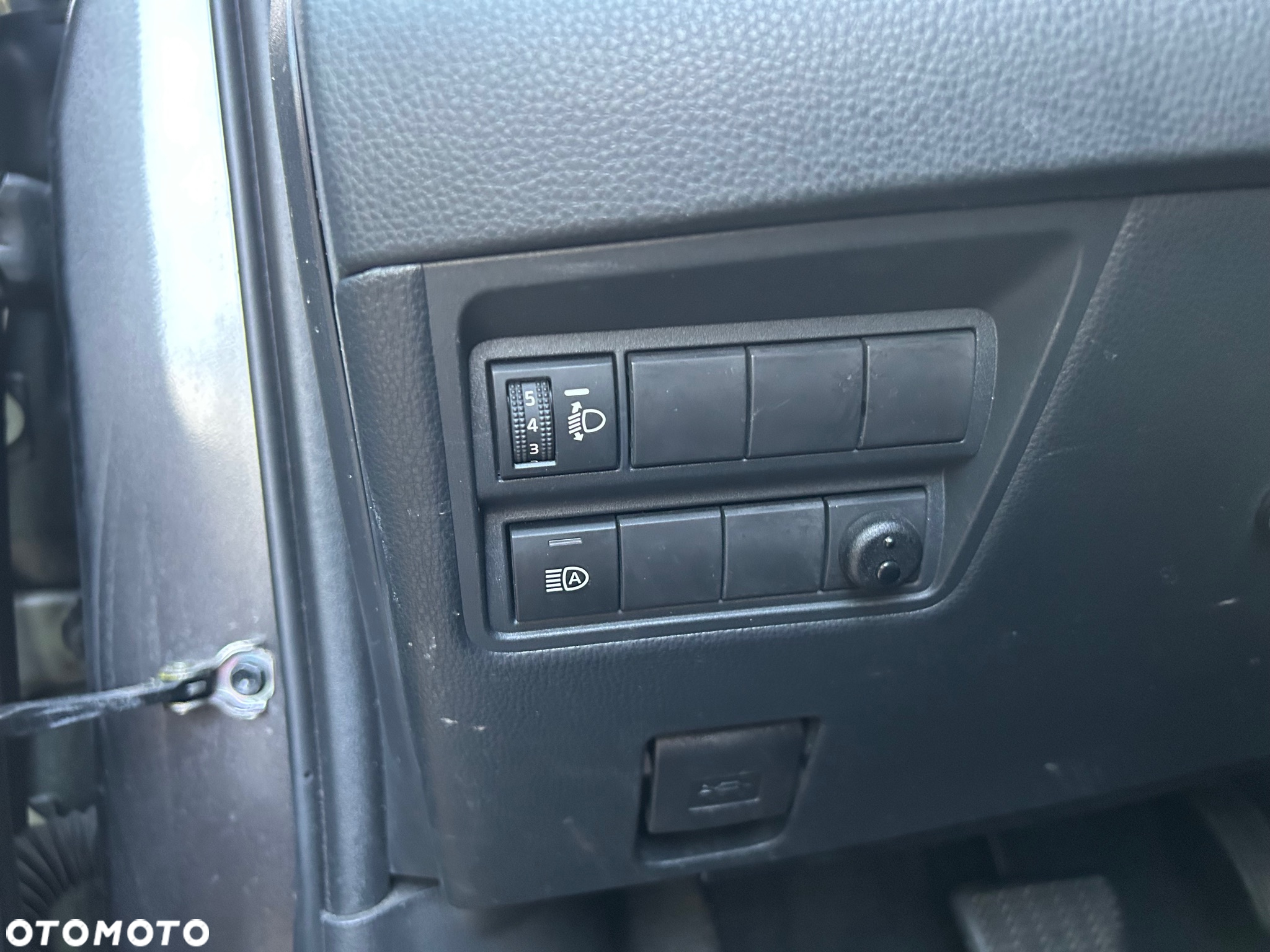 Toyota Yaris Hybrid 1.5 Comfort - 32