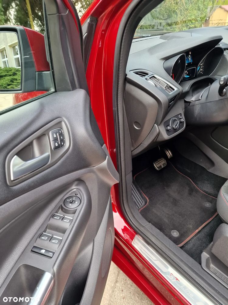 Ford Kuga 2.0 TDCi AWD ST-Line - 4