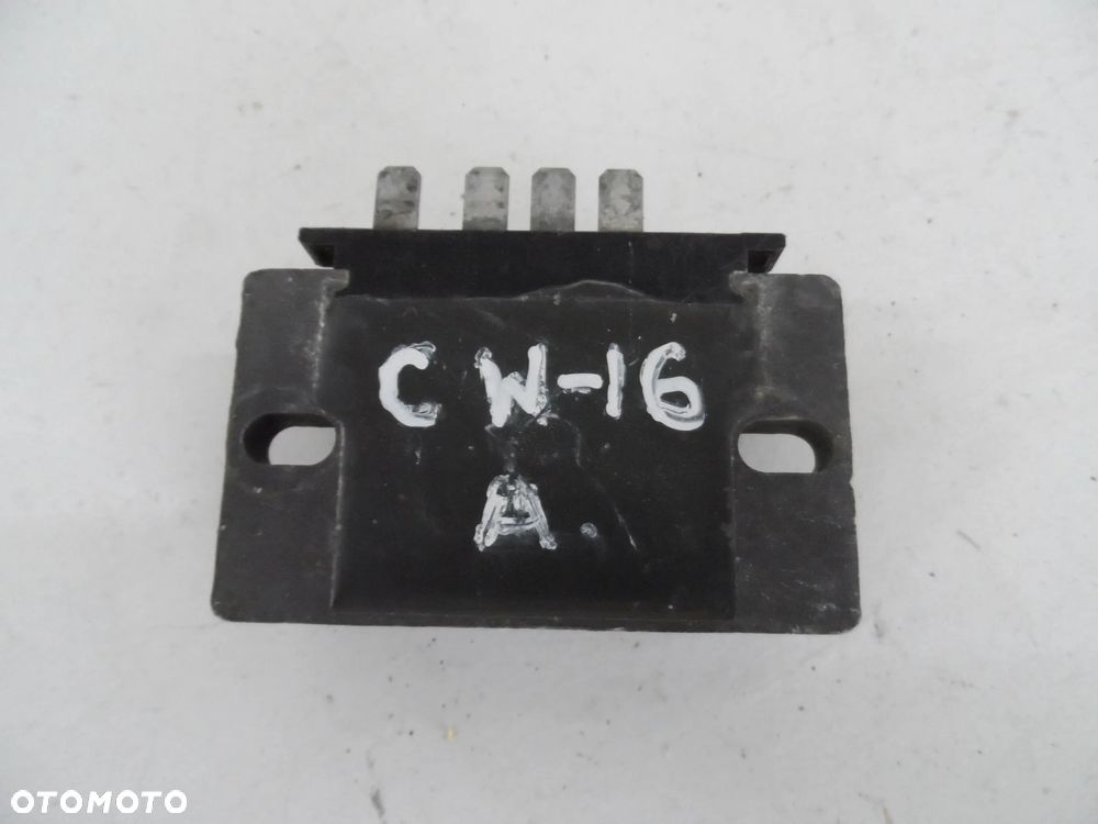CAGIVA W 16 regulator napięcia - 2