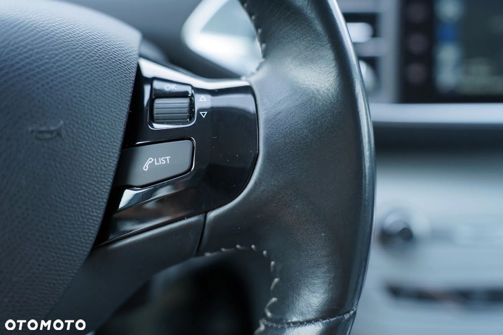 Peugeot 308 SW BlueHDi 150 EAT6 Stop & Start Allure - 38