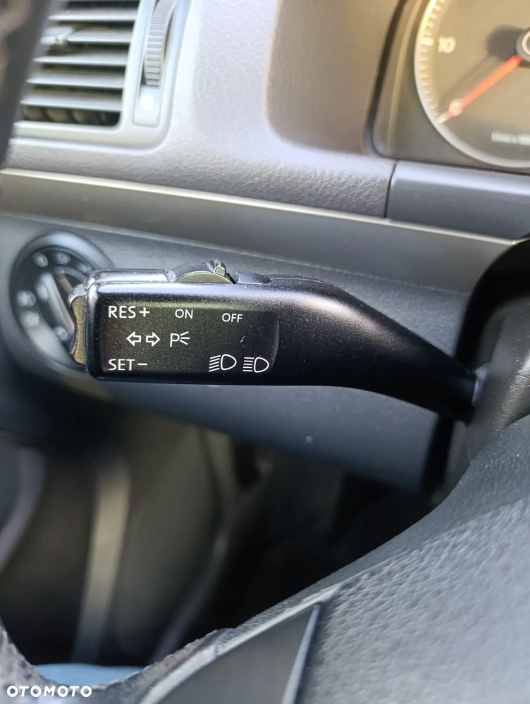 Volkswagen Touran - 35