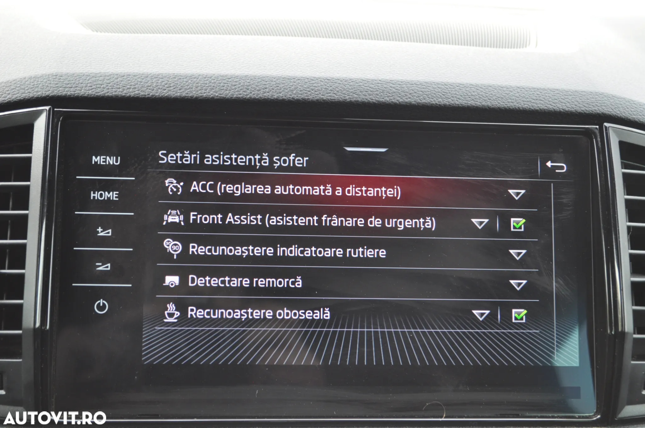 Skoda Karoq 2.0 TDI SCR Sportline - 37