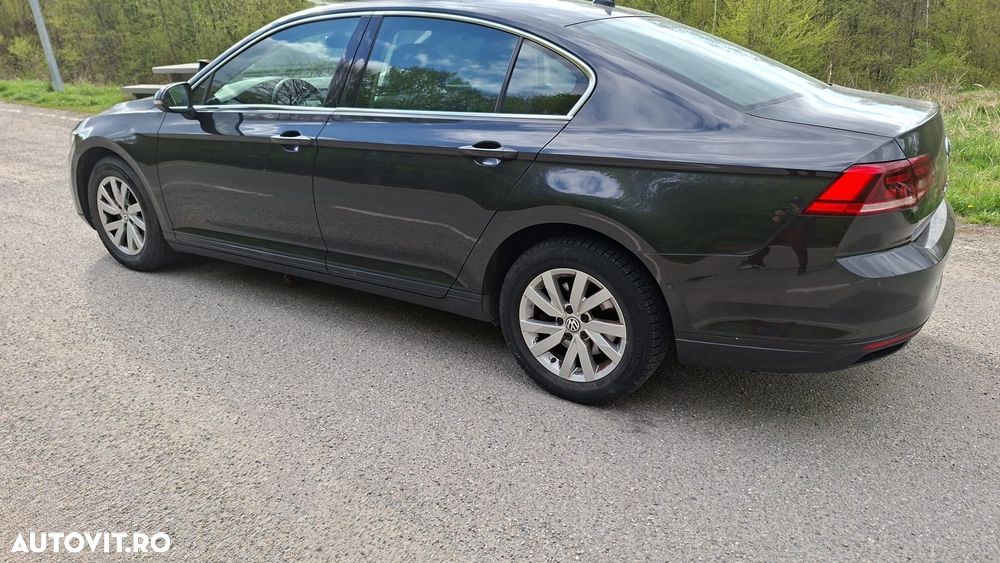 Volkswagen Passat 1.6 TDI SCR DSG Comfortline - 12