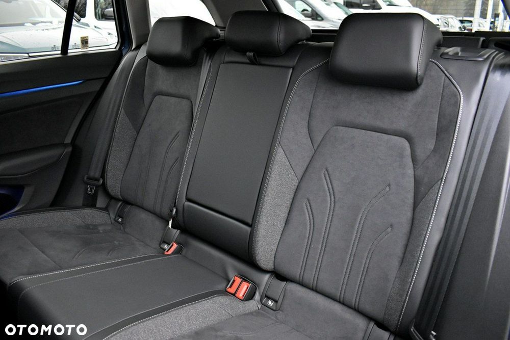 Volkswagen Golf 1.5 eTSI OPF DSG Style - 12